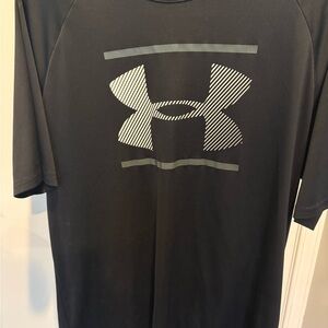 LG Men's Black and Gray Short Sleeve Tee